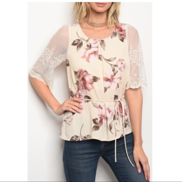 Altar'd State Tops - Last one! 😭 Lace and Floral Print Top MEDIUM